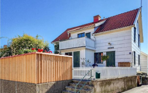 Awesome Apartment In Skärhamn With Kitchen, Skärhamn